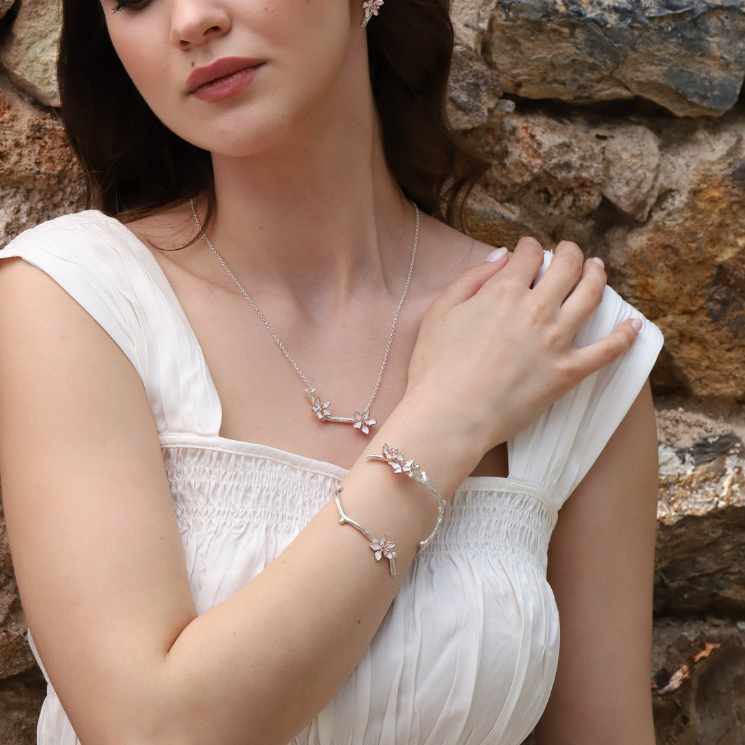 Badem Çiçekleri ve Kumrular Bileklik