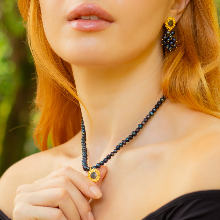 Ayçiçekli Siyah İnci Kolye