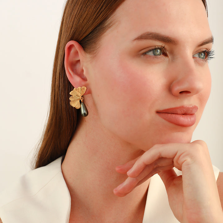 Siyah İncili Ginkgo Küpe