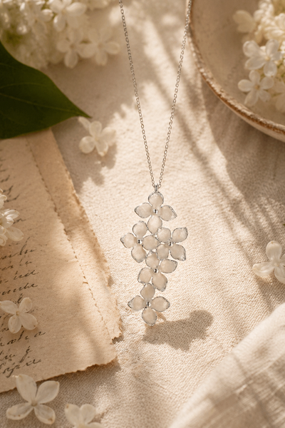 FIRST LOVE-WHITE LILAC
